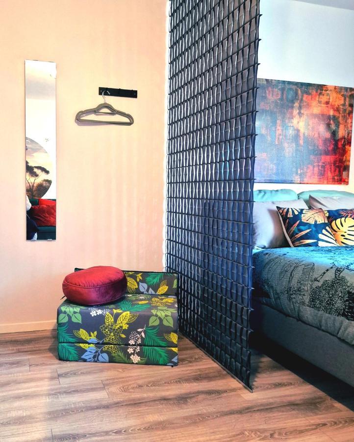 Urban Jungle Studio Apartment Оффенбах Экстерьер фото